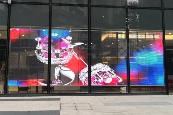 Immersive Retail Window Displays